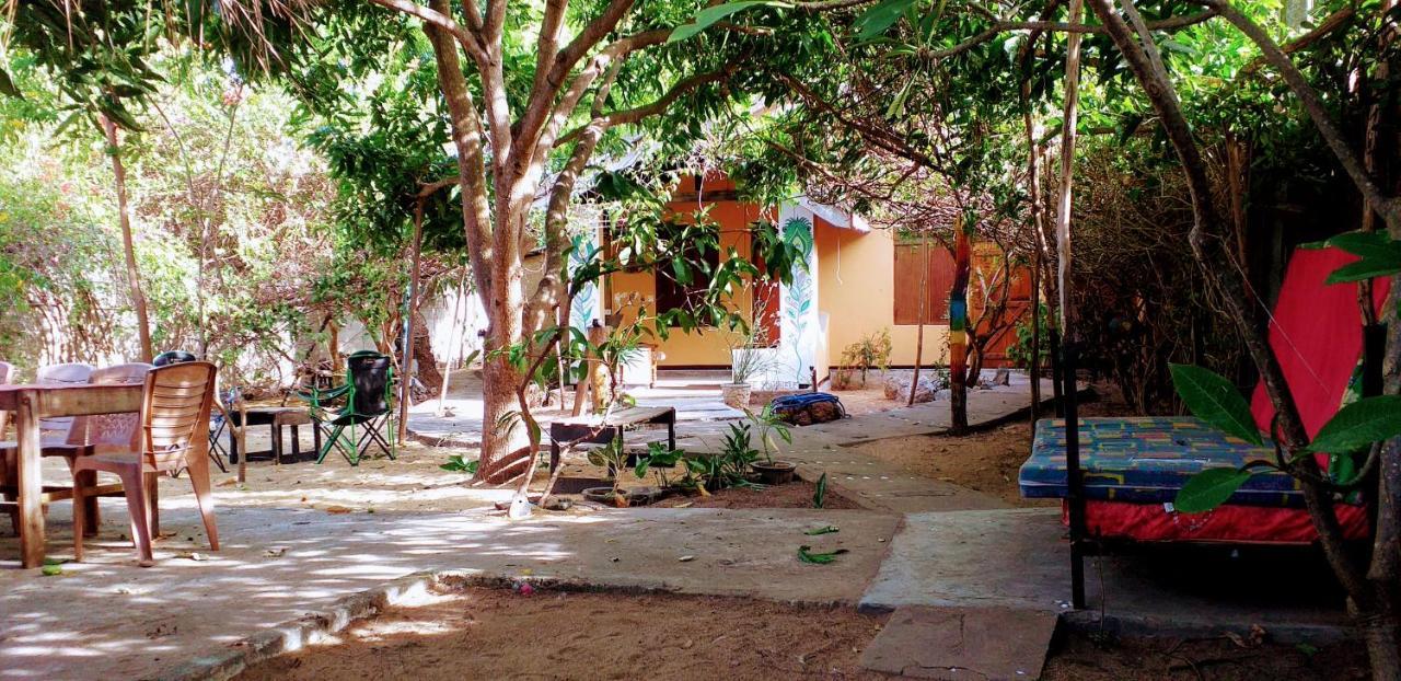 Little Bay Arugam Bay Hostel Luaran gambar